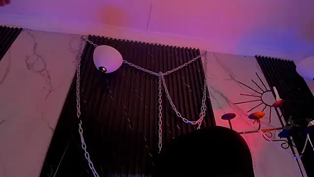 ALICEPOIXXXON online show from April 5, 2026, 9:54 pm