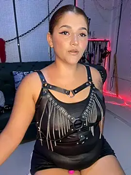 Snapshot of yey_bdsm chatting on March 19, 2025, 3:20 am yey bdsm online show from March 19, 2025, 3:20 am