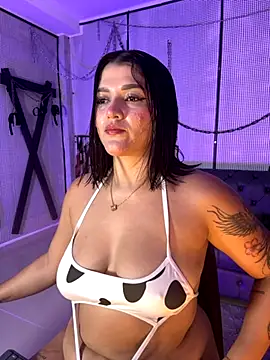 Snapshot of yey_bdsm chatting on October 28, 2025, 7:57 pm yey bdsm online show from October 28, 2025, 7:57 pm