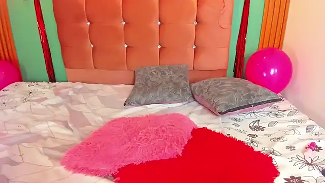 Snapshot of IamAlana_ chatting on February 17, 2025, 6:39 pm IamAlana online show from February 17, 2025, 6:39 pm