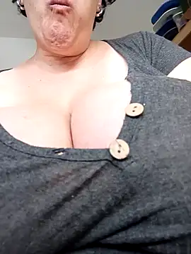 Sole Love online show from November 6, 2025, 3:27 pm