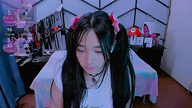 Snapshot of AlanaLuck chatting on November 10, 2025, 7:30 pm AlanaLuck online show from November 10, 2025, 7:30 pm