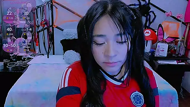 Snapshot of AlanaLuck chatting on October 18, 2025, 6:43 pm AlanaLuck online show from October 18, 2025, 6:43 pm