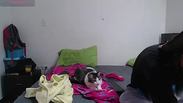 Snapshot of Nanna_and_Balder chatting on February 21, 2025, 8:05 pm Nanna and Balder online show from February 21, 2025, 8:05 pm