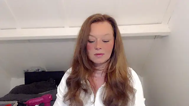 roxanna24 online show from March 12, 2026, 7:18 pm