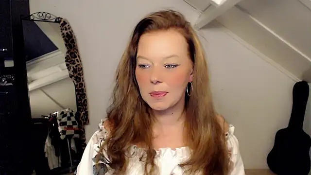 roxanna24 online show from March 14, 2026, 9:10 pm