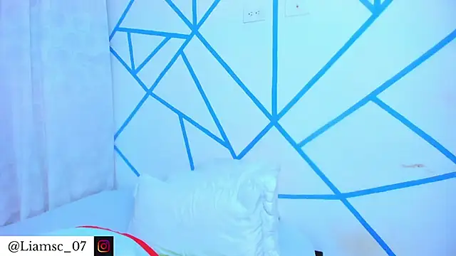 Snapshot of liam_scott77 chatting on December 4, 2025, 1:04 am liam scott77 online show from December 4, 2025, 1:04 am