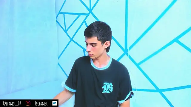 Snapshot of liam_scott77 chatting on October 24, 2025, 8:08 pm liam scott77 online show from October 24, 2025, 8:08 pm