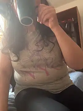 Freya Artemisa online show from April 18, 2026, 9:04 pm