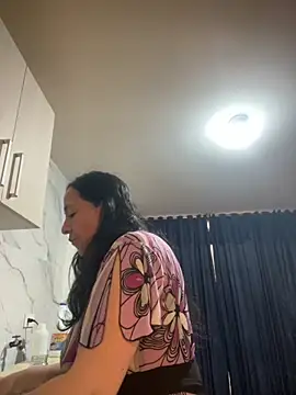 Freya Artemisa online show from December 5, 2025, 7:55 pm