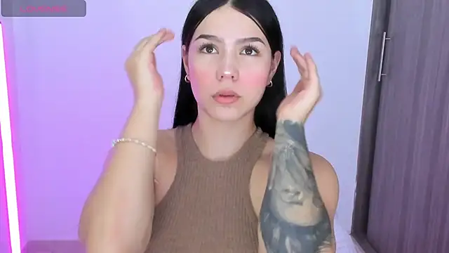 Natasha su  online show from December 18, 2025, 10:02 pm