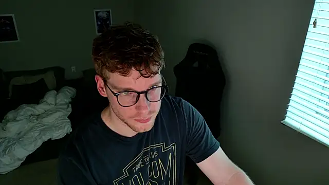 Snapshot of BlueEyedTallGuy94 chatting on July 10, 2026, 2:22 am BlueEyedTallGuy94 online show from July 10, 2026, 2:22 am