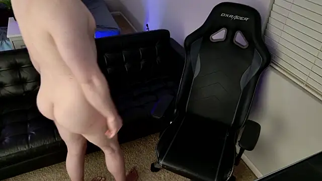 BlueEyedTallGuy94 online show from February 19, 2026, 9:17 am