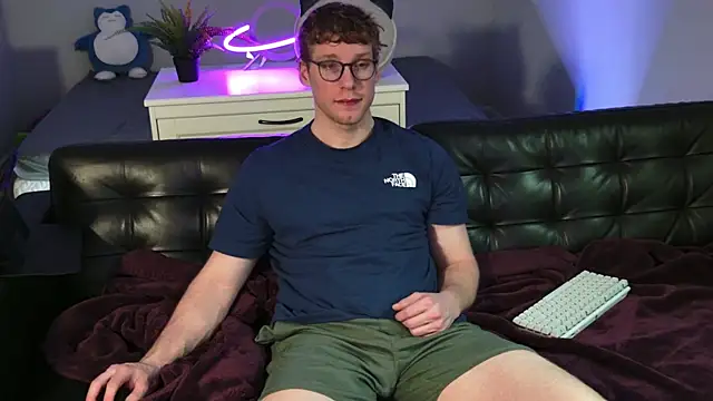 BlueEyedTallGuy94 online show from January 14, 2026, 11:30 pm