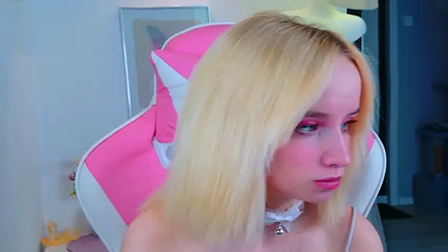 b4by LoL1 online show from April 16, 2026, 6:47 am