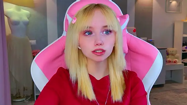 b4by LoL1 online show from February 12, 2026, 12:38 pm