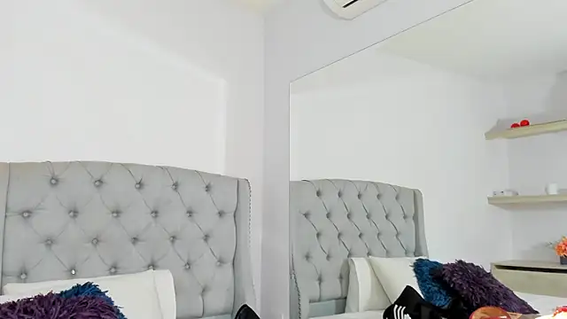 TianaReedd online show from October 13, 2025, 1:02 pm