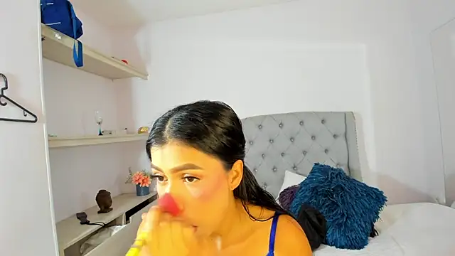 TianaReedd online show from October 17, 2025, 12:40 pm