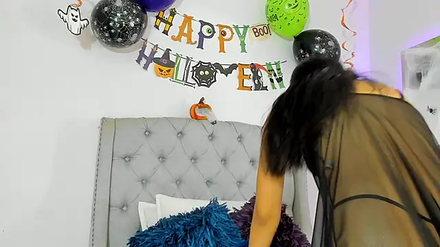 TianaReedd online show from October 20, 2025, 12:17 pm