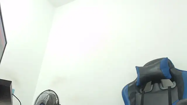 sinay024 online show from December 5, 2025, 8:39 pm