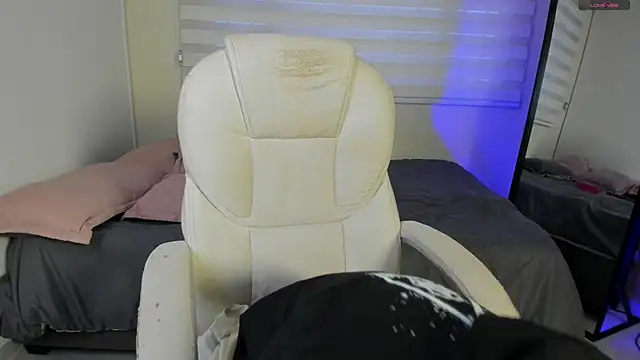 Snapshot of Catyloves chatting on November 26, 2025, 9:48 pm Catyloves online show from November 26, 2025, 9:48 pm