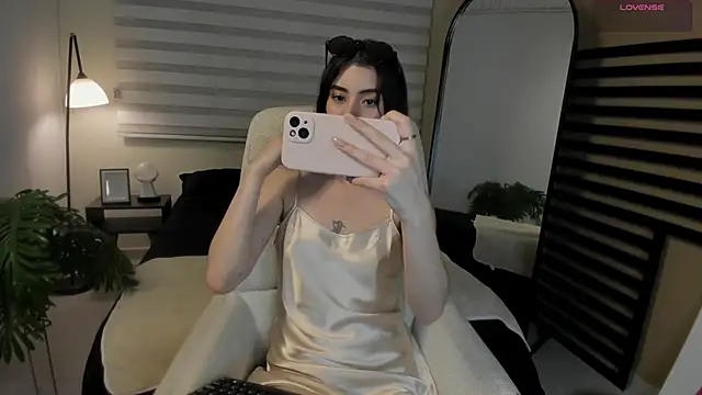 Catyloves online show from April 13, 2026, 10:03 pm