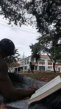 Siriss boyrag online show from November 5, 2025, 5:27 pm