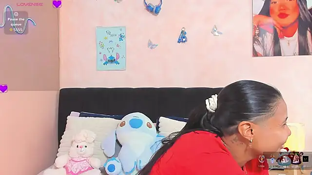 Snapshot of sara_mendez2 chatting on May 16, 2026, 12:53 am sara mendez2 online show from May 16, 2026, 12:53 am