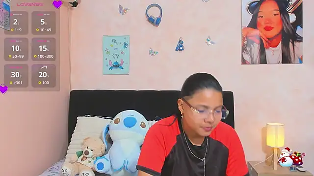 Snapshot of sara_mendez2 chatting on May 14, 2026, 12:07 am sara mendez2 online show from May 14, 2026, 12:07 am