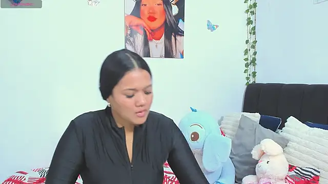 Snapshot of sara_mendez2 chatting on April 12, 2026, 12:03 am sara mendez2 online show from April 12, 2026, 12:03 am