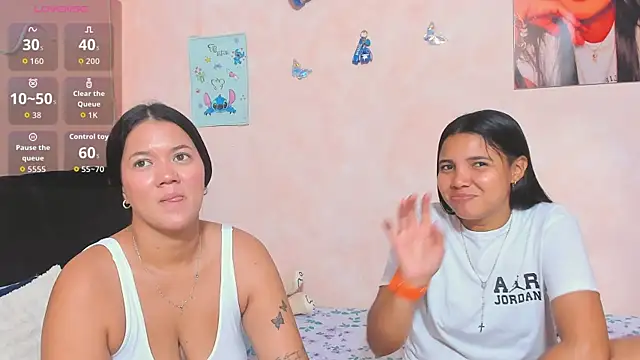Snapshot of sara_mendez2 chatting on June 3, 2026, 11:42 pm sara mendez2 online show from June 3, 2026, 11:42 pm