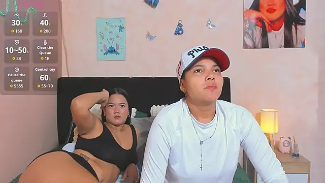 Snapshot of sara_mendez2 chatting on May 25, 2026, 12:10 am sara mendez2 online show from May 25, 2026, 12:10 am