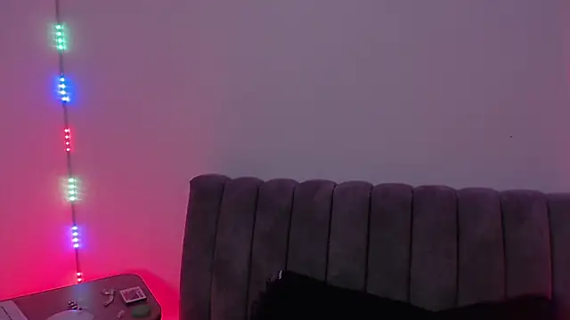 Snapshot of Marian_Ran chatting on December 4, 2025, 2:10 am Marian Ran online show from December 4, 2025, 2:10 am