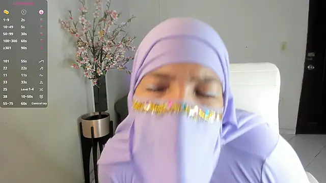 Snapshot of malak_nanyy chatting on September 21, 2025, 9:14 am malak nanyy online show from September 21, 2025, 9:14 am