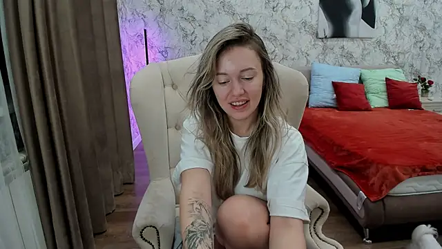 foxy blond online show from February 7, 2026, 12:18 am