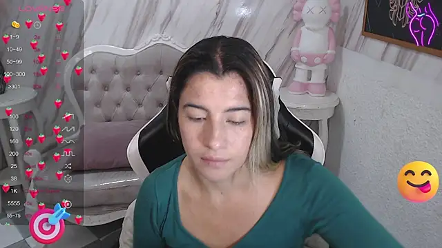 Snapshot of Valerie_b chatting on March 19, 2025, 3:09 am Valerie b online show from March 19, 2025, 3:09 am