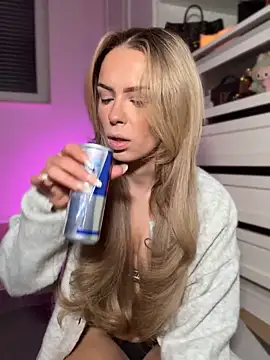 HotBella- online show from April 5, 2026, 3:19 pm