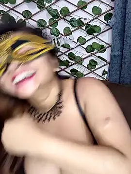 Snapshot of Bold-Cat chatting on February 11, 2025, 9:14 pm Bold-Cat online show from February 11, 2025, 9:14 pm