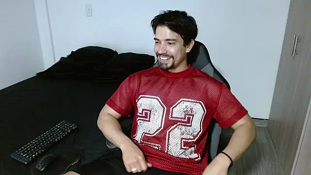 Snapshot of Ian_Daviz chatting on November 18, 2025, 12:59 am Ian Daviz online show from November 18, 2025, 12:59 am