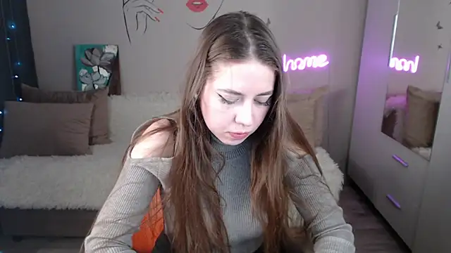 SummerLeena online show from January 8, 2025, 3:28 pm