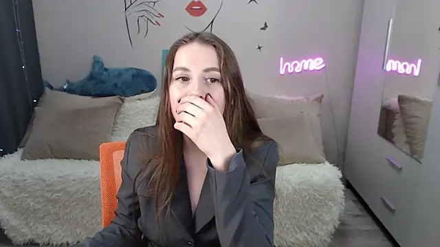 SummerLeena online show from January 24, 2025, 6:46 pm