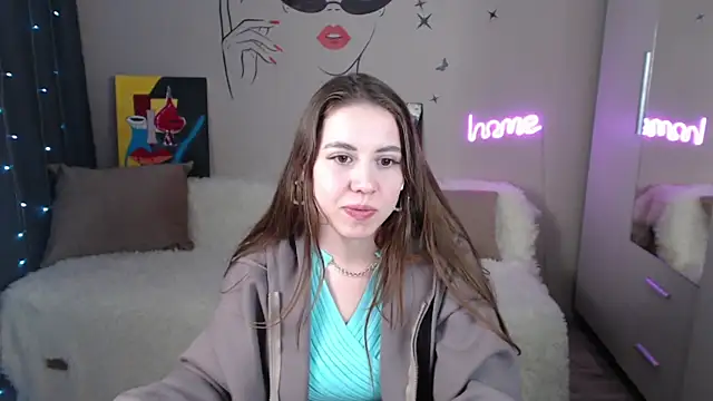 SummerLeena online show from January 3, 2025, 5:31 pm