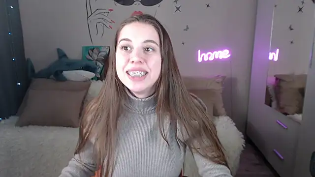 SummerLeena online show from February 2, 2025, 4:43 pm