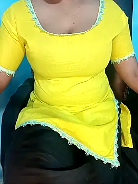Snapshot of Sadika- chatting on February 12, 2026, 6:24 am Sadika- online show from February 12, 2026, 6:24 am