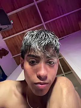 Mauuu18 online show from December 14, 2025, 3:35 am