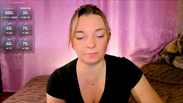 Snapshot of Regina__blue chatting on January 28, 2025, 12:00 pm Regina blue online show from January 28, 2025, 12:00 pm