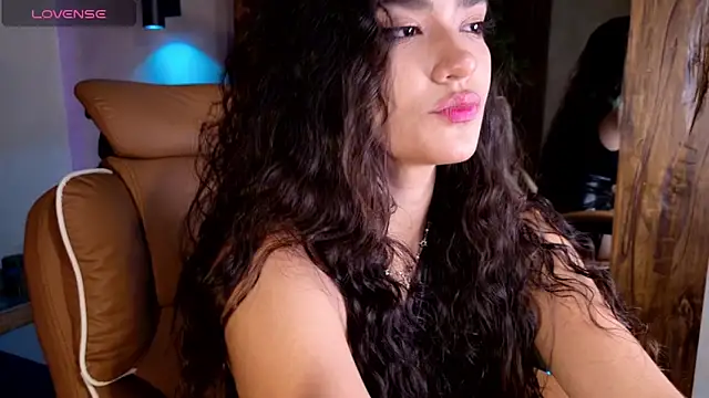 SeleneeEvanss online show from November 22, 2025, 6:07 pm