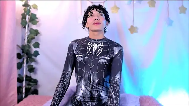 Im Alejo online show from April 18, 2026, 2:58 am