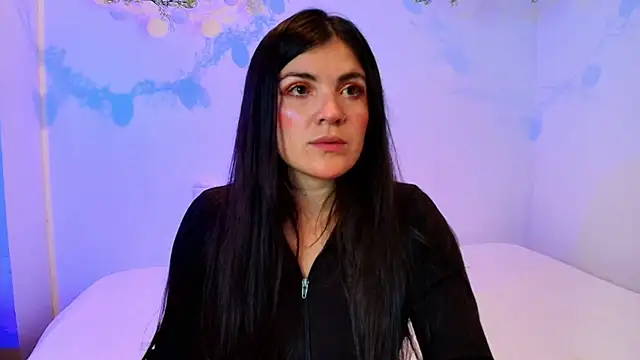 Amara vega online show from December 20, 2025, 8:17 am