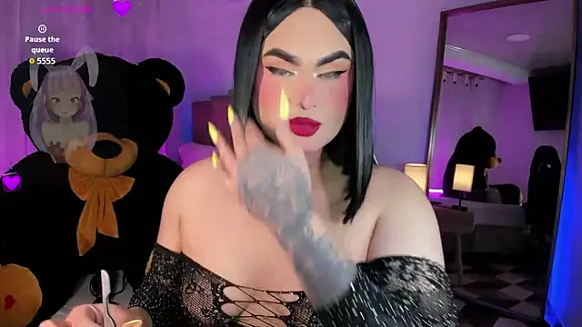 alexia mattel online show from November 8, 2025, 9:18 pm